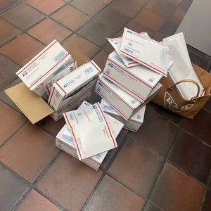 LIVE TODAY! Like this post to know when I’m going live!💖